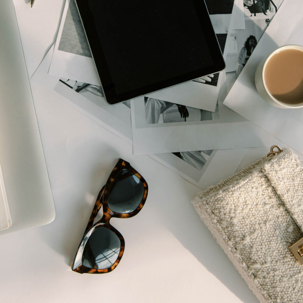 Ready to banish imposter syndrome and build a reputation as the GO-TO expert in your coaching niche? Then this blog post is for you! Discover two strategies to establish rock-solid credibility for your life coach business. #luxurybrand #lifecoach #lifecoaching #femaleentrepreneur