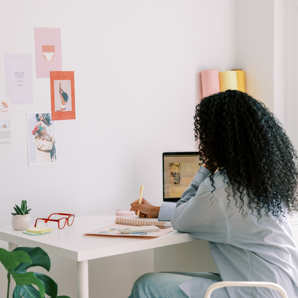 In a crowded coaching industry, your brand is what sets you apart. This guide shares expert branding tips to help you stand out, attract dream clients, and position yourself as the go-to coach. #coachbranding #brandingforcoaches #lifecoachbusiness #coachingtips #personalbrand #startacoachingbusiness #superbloomcoach #womeninbusiness