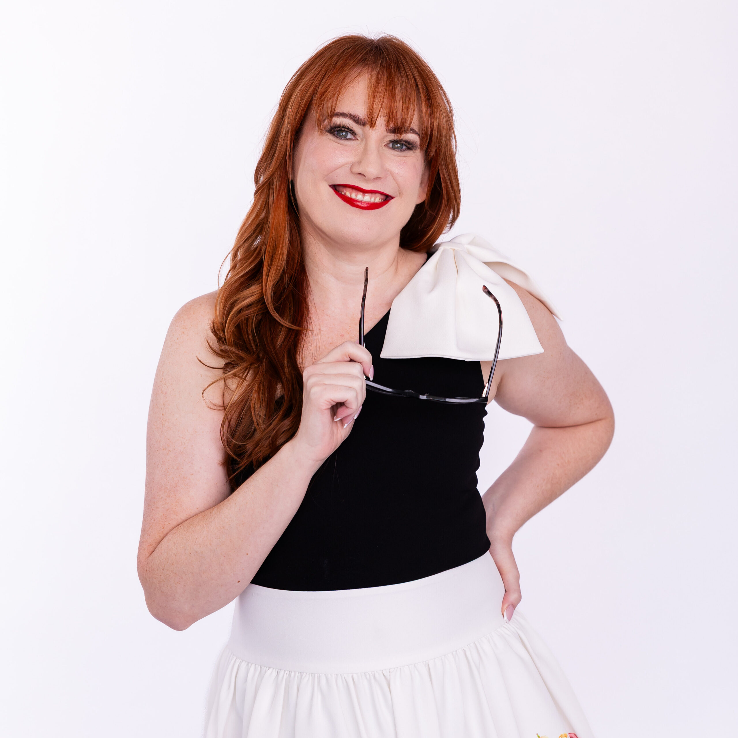 Grow your audience without social media using relationship-driven visibility and simple email marketing that converts.