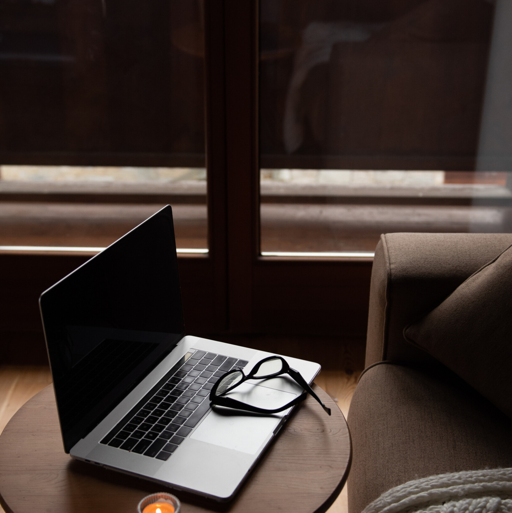 Dreaming of early retirement? I share how women are replacing their salaries with passive income and building online businesses that make work optional.